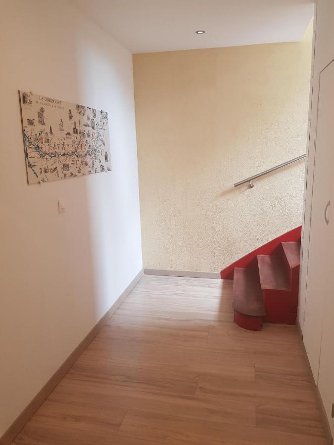 10 - Joli Studio Avec Deux Lits, Tout Equipe Pour 1, 2 Ou 3 Personnes Maximum, Vue Sur Parc Arbore, Parking Privatif Gratuit, Grand Fourgon Possible, Tout Le Linge De Maison Est Fourni Razac-sur-l'Isle Экстерьер фото